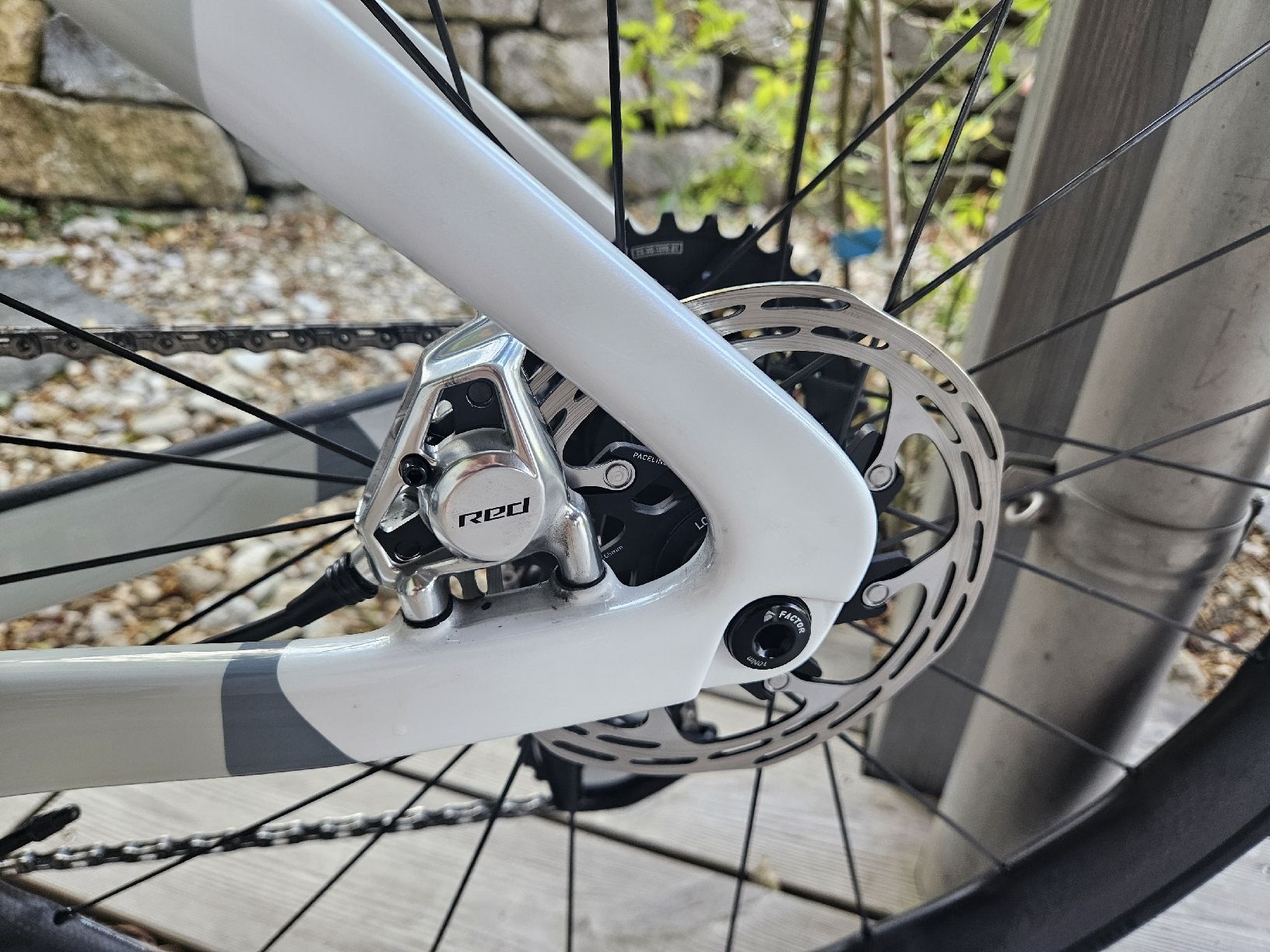 Sram Biciclette: Factor One SRAM RED – Nuovo (secondo la descrizione) da Ramlinsburg venduto da Mis_Telly 5