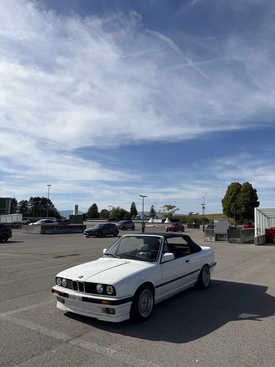 BMW Automobili: BMW E30 318i cabriolet expertisés à jour – Usato da Romanel-s-Lausanne venduto da Pidrroou 1