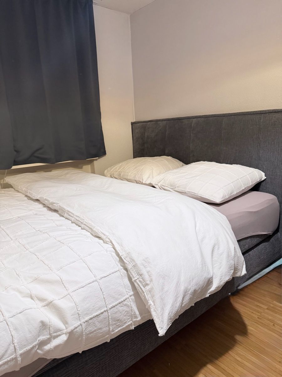 Letti: Graues Boxspring-Bett – Usato da Hedingen venduto da van_n9jy