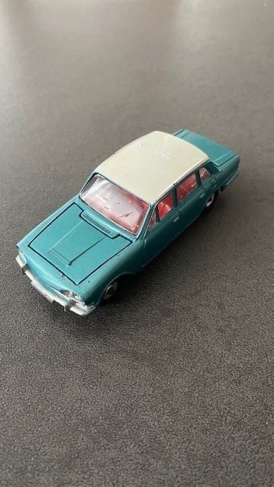 Dinky Toys Modellini d'auto: Dinky Toys Triumph 2000 réf. 135 made in England – Usato da Meyrin venduto da Abac007