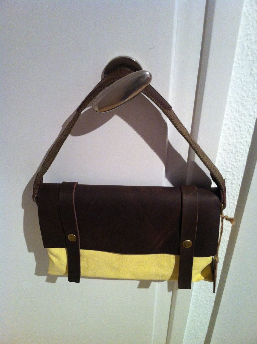Taschen: 🤩STOFF UMHÄNGE-TASCHE MIT LEDER GELB - NEU – Neu (gemäss Beschreibung) aus Olten von Naja-Twins-Twins