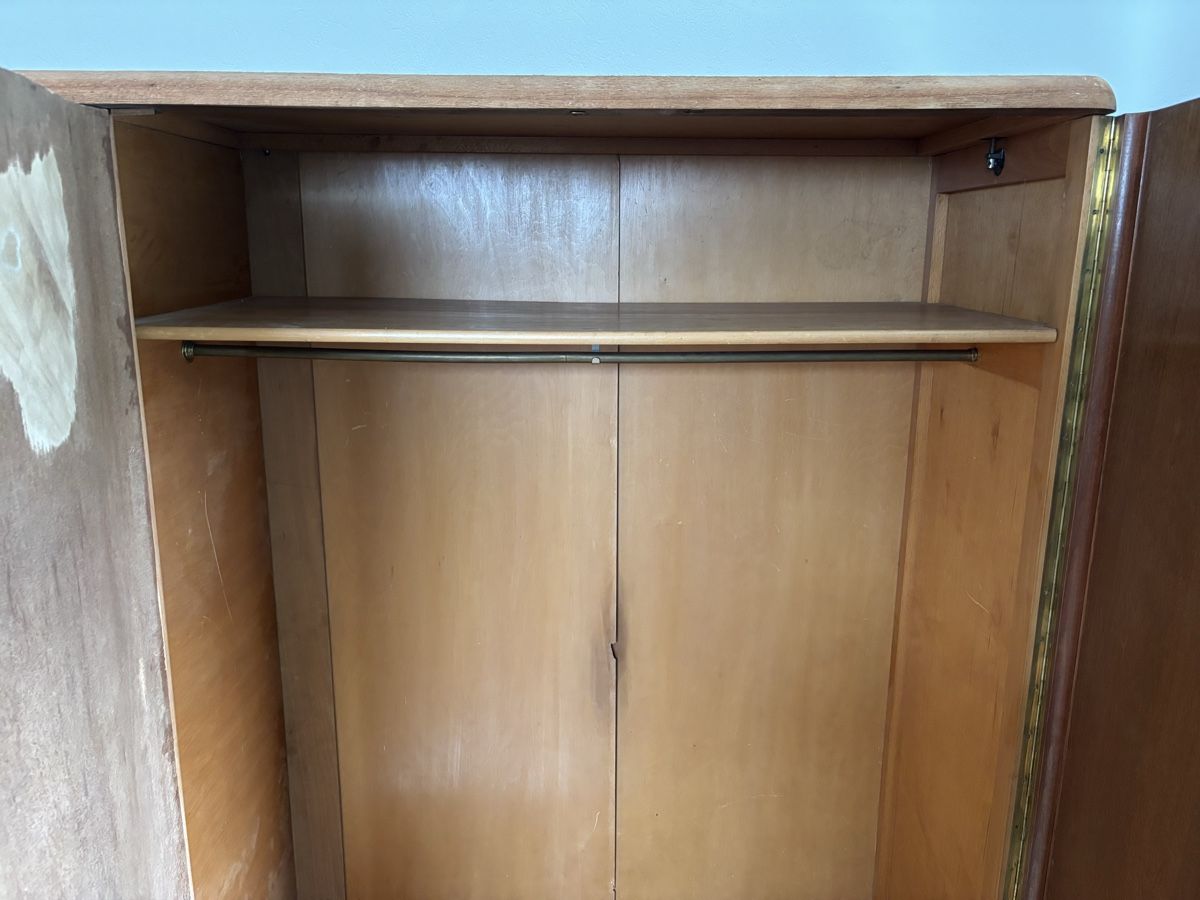 Schränke: Abtiker Kleiderschrank – Gebraucht aus Staffelbach von Jogri 3