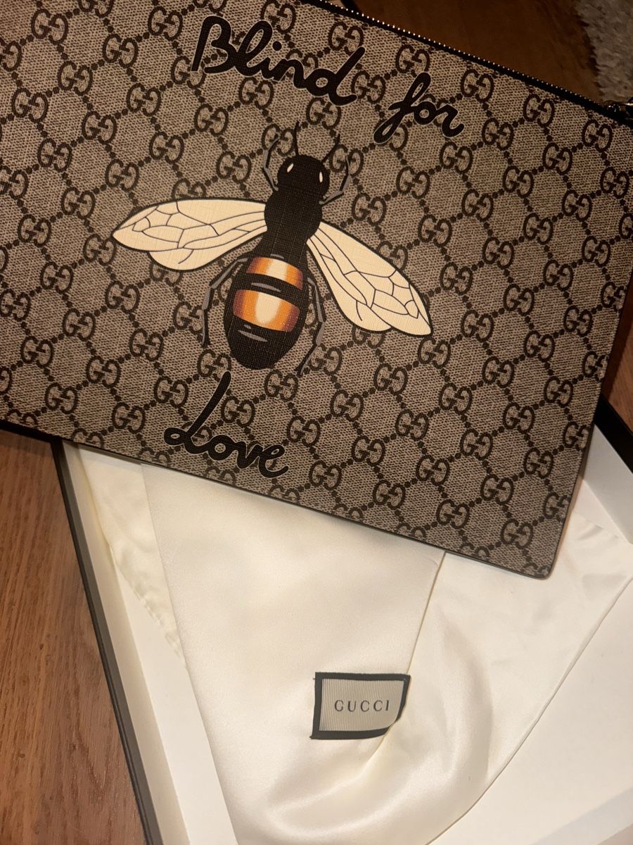 Gucci Sacs femmes: Gucci bee clutch/ bis ende monat diese preis – Neuf (Voir description) à Münchenstein par By.gabriela.v 4