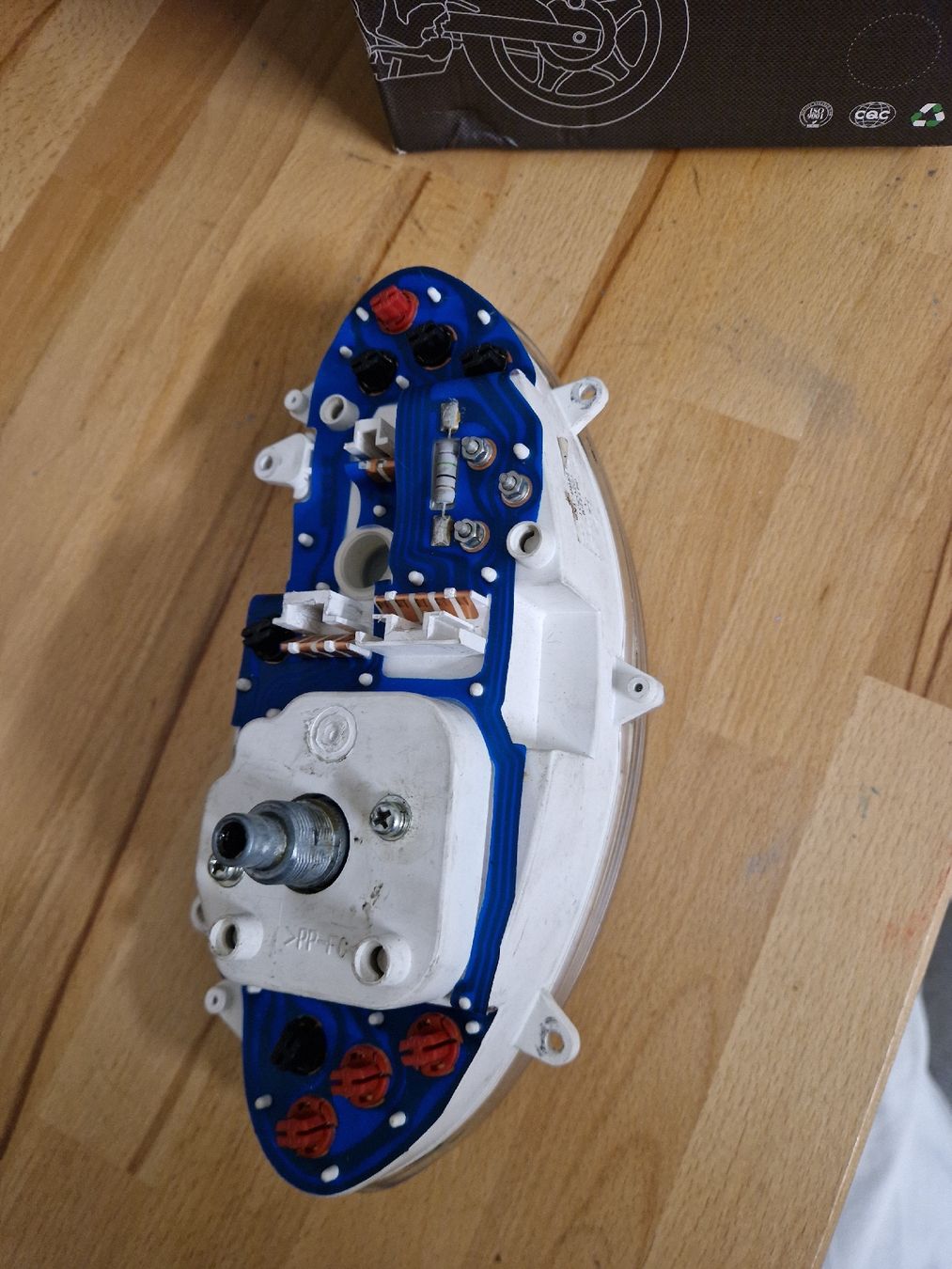 Tutti pezzi di ricambio per scooter: Tachometerzähler Piaggio Fly 125 – Usato da Riehen venduto da mbahn 2