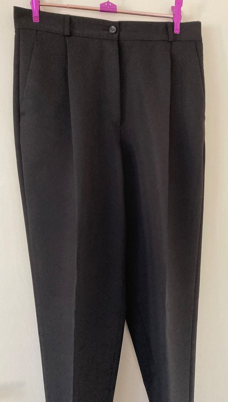 Hosen: Stoffhose mit Bundfalten – Neu (gemäss Beschreibung) aus Grüt (Gossau ZH) von Air8k3m 3