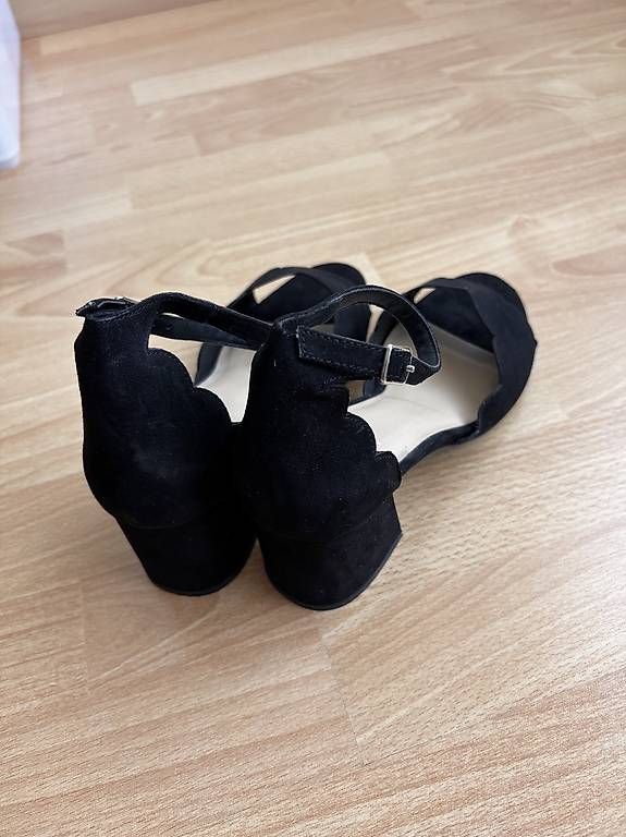 Scarpe da donna: Damenschuhe Marke Bull Boxer Gr. 39 – Usato da Weinfelden venduto da Irishtinker 2