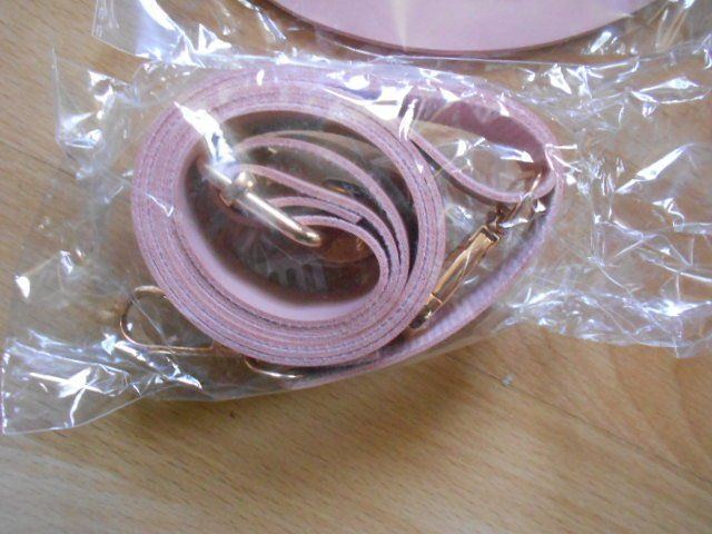 Lana: Häkelmaterial  für Rucksack ect. Rose – Nuovo (secondo la descrizione) da Flühli LU venduto da primula-47 5