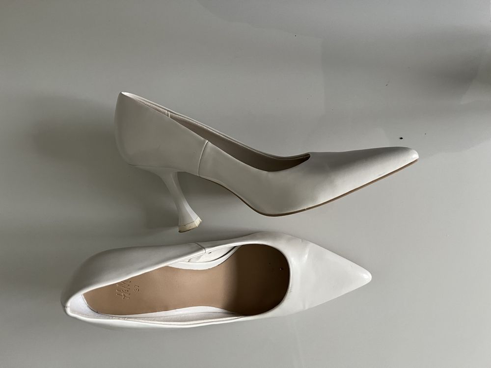 Stilvolle Weisse High Heels Bilder 1