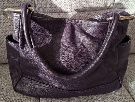 Sac à main en cuir véritable violet prune