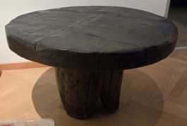 Massiver Holz-Salontisch