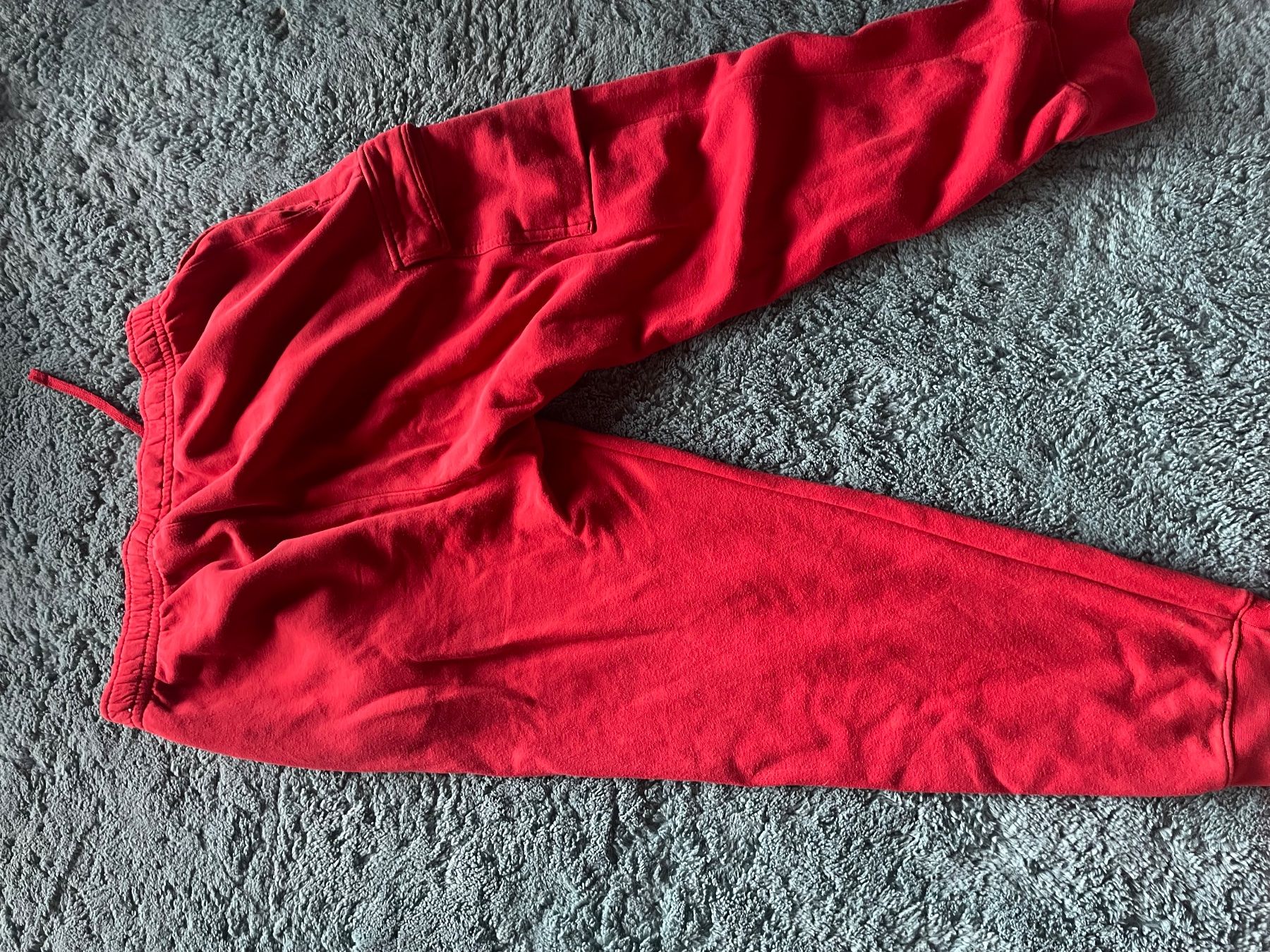 Nike Pantaloni: Pantalon de training Nike rouge en taille L – Usato da Monts-de-Corsier venduto da mol_tf27 1