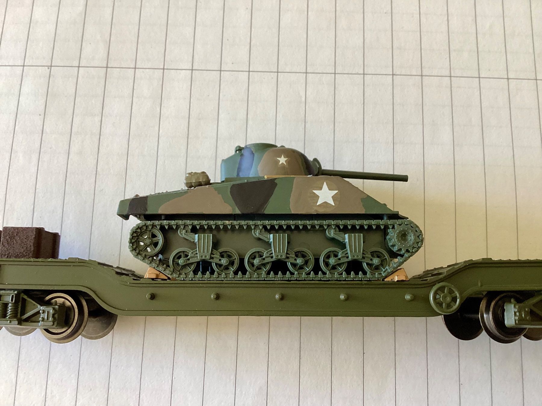 Roco Trains électriques: Jouef, Güterwagen der SNCF mit Panzer Sherman. – Neuf (Voir description) à Vacallo par G1965 4