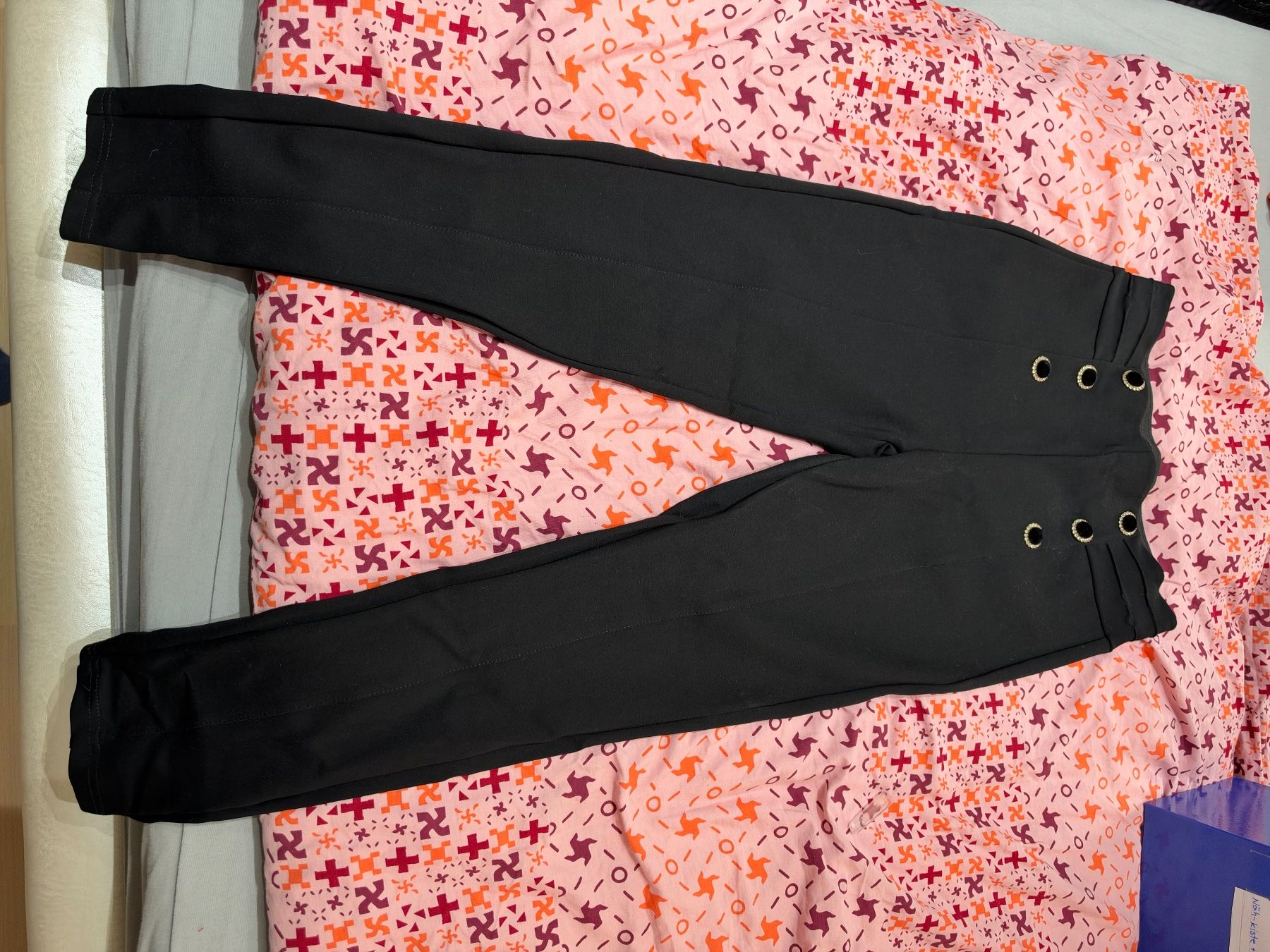 Pantalons: Hosen – D'occasion à Rorschach par kla_2kmw 1