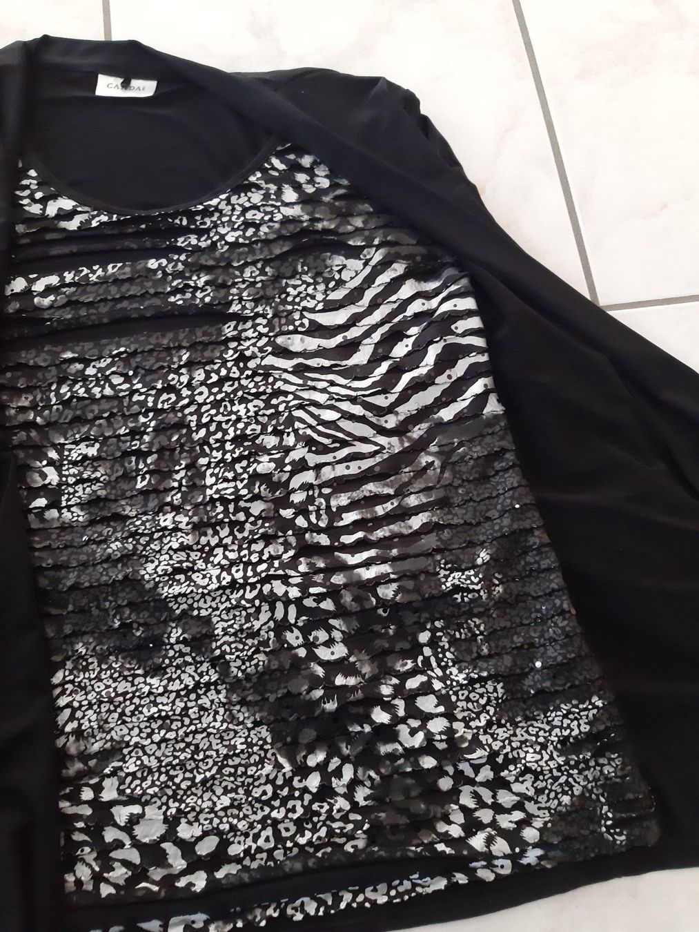Maglioni & Felpe: Shirt/Jäckli in einem Gr. 42 – Usato da Schmitten FR venduto da ReniStern 1