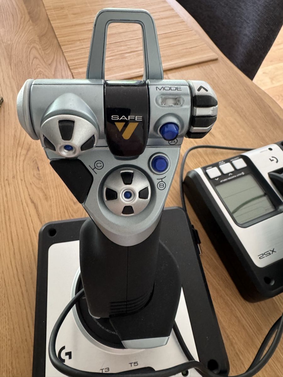 Sistema di controllo: Logitech G Saitek X52 Flight Control System – Usato da Obernau venduto da den_vrp6 1