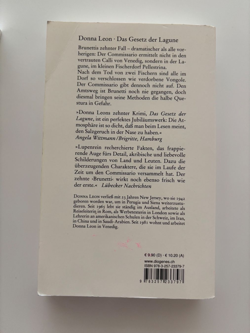 Bücher: Donna Leon - Das Gesetz der Lagune - Brunettis 10. Fall – Gebraucht aus Weissbad von FlickflauderY 1