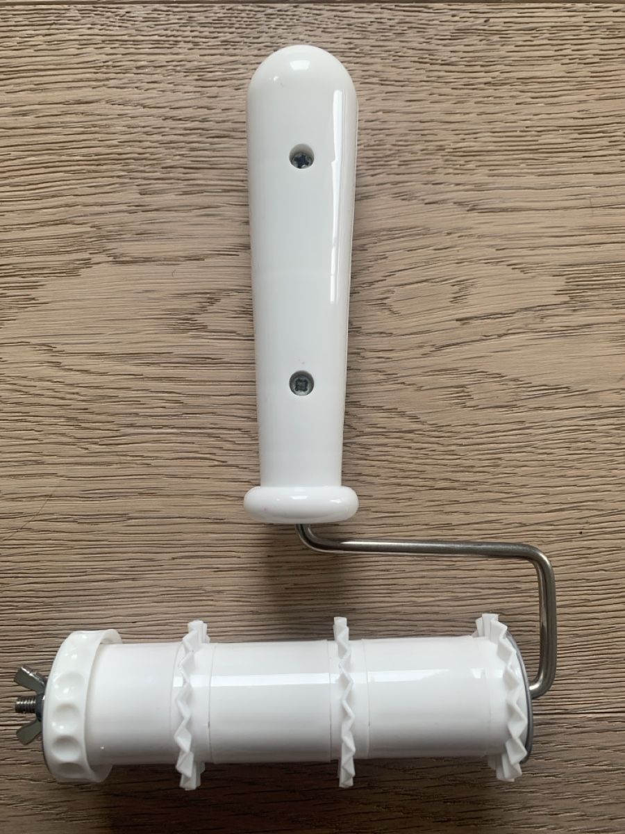 Tutte le decorazioni: Cake Decorating Kit - Roller, Smoothing Tool and Piping Bags – Usato da Immensee venduto da Gitter 2