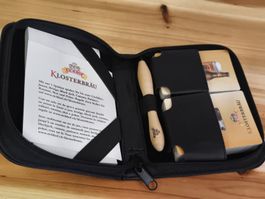 Kartenetui Eichhof Klosterbräu mit Spielkarten und Stift(A61