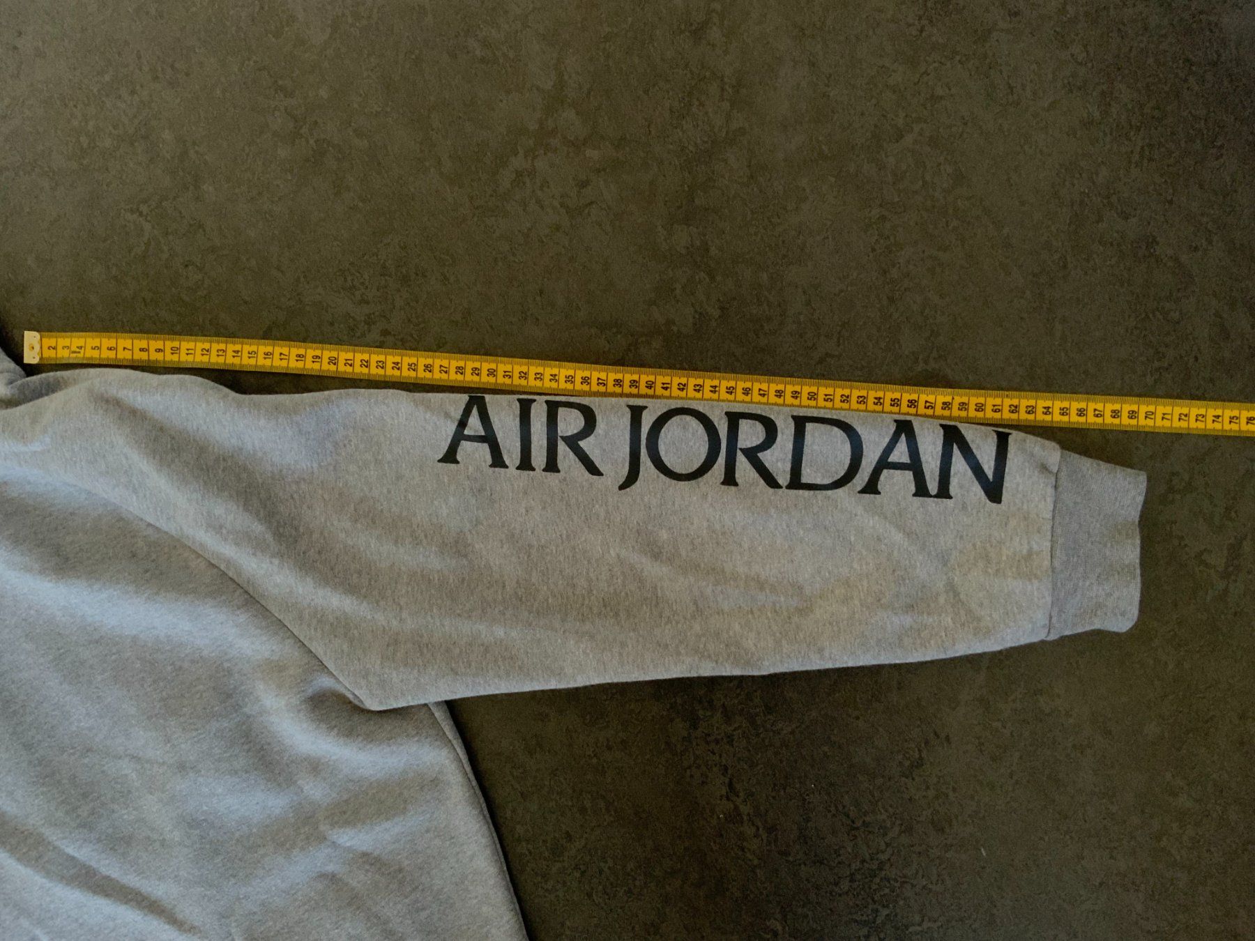 Nike Maglioni & Felpe: Air Jordan Zip Hoodie Grau – Usato da Obfelden venduto da nob_mp2y 8