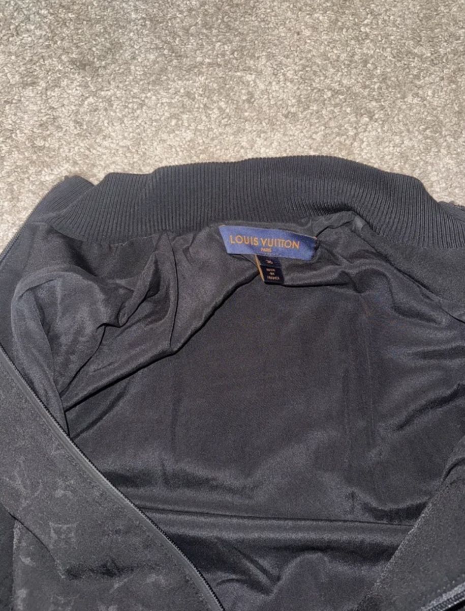 Louis Vuitton Giacche: Louis Vuitton Monogram Black Jacket, Size 36- – Nuovo (secondo la descrizione) da Herrliberg venduto da erh_r2tw 5