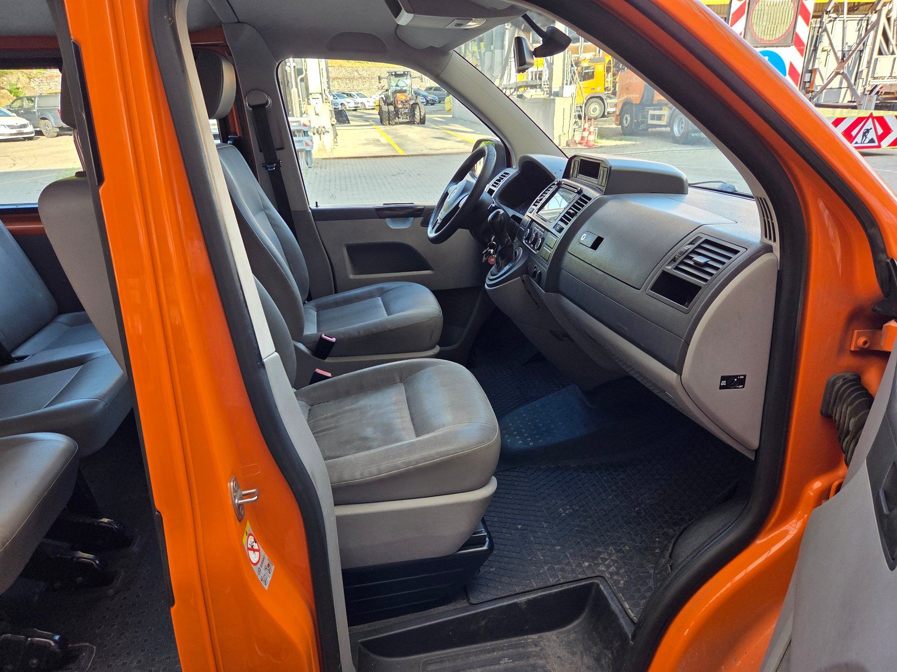VW Veicoli commerciali: VW T5 Kombi TDI 4 Motion – Usato da Sissach venduto da ein_xz27 7