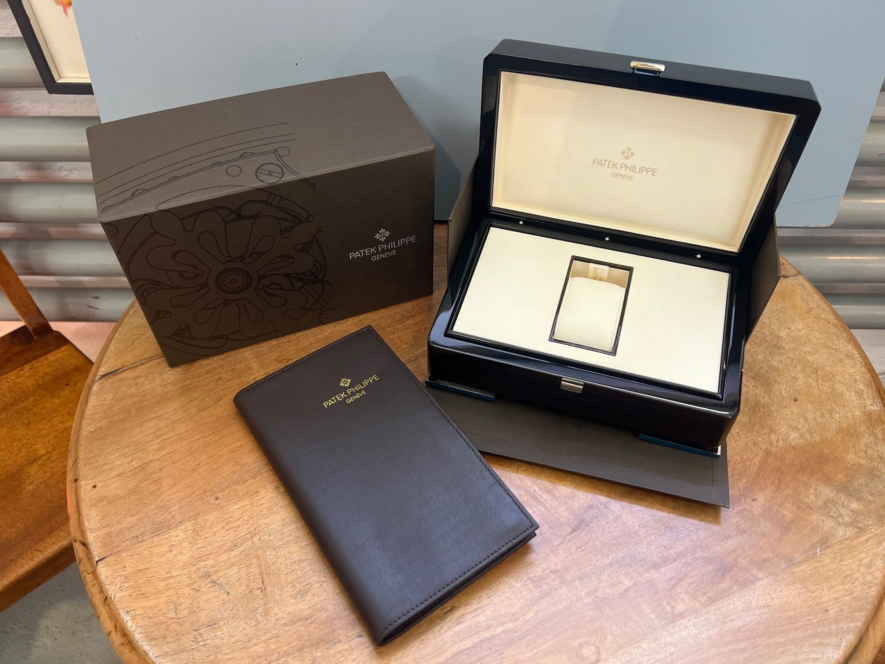 Patek Philippe Orologi: PATEK PHILIPPE Genève Uhrenbox – Usato da Otelfingen venduto da Yossi-68
