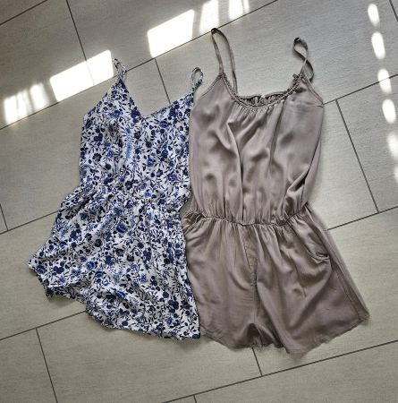 2 kurze Jumpsuits Grösse M