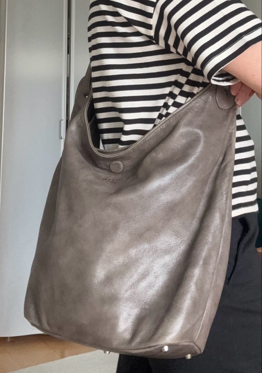 Kleinbasel Sacs femmes: Schultertasche Kleinbasel – D'occasion à Zürich par alva12 6
