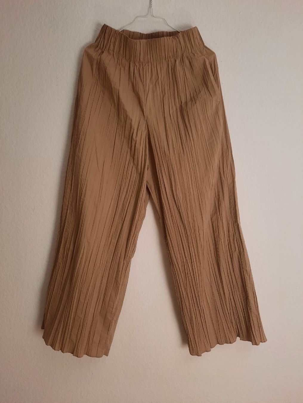 Pantaloni: Marlene Birger Plissee Stoffhose Beige Gr. 34 – Usato da Zürich venduto da Michelle_m