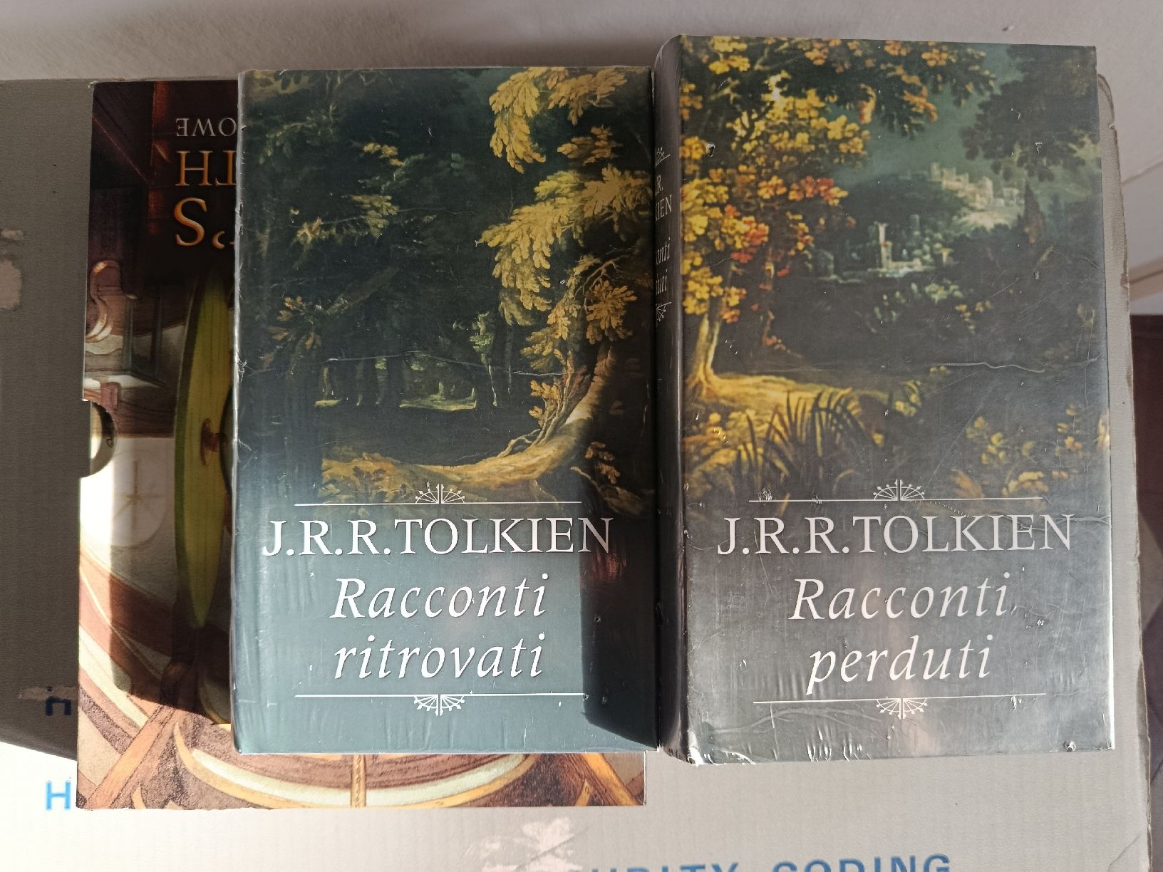 Livres: Libri J.R.R. Tolkien e Mappe della Terra di Mezzo – Neuf avec emballage d'origine à Bellinzona par vin_jm7f