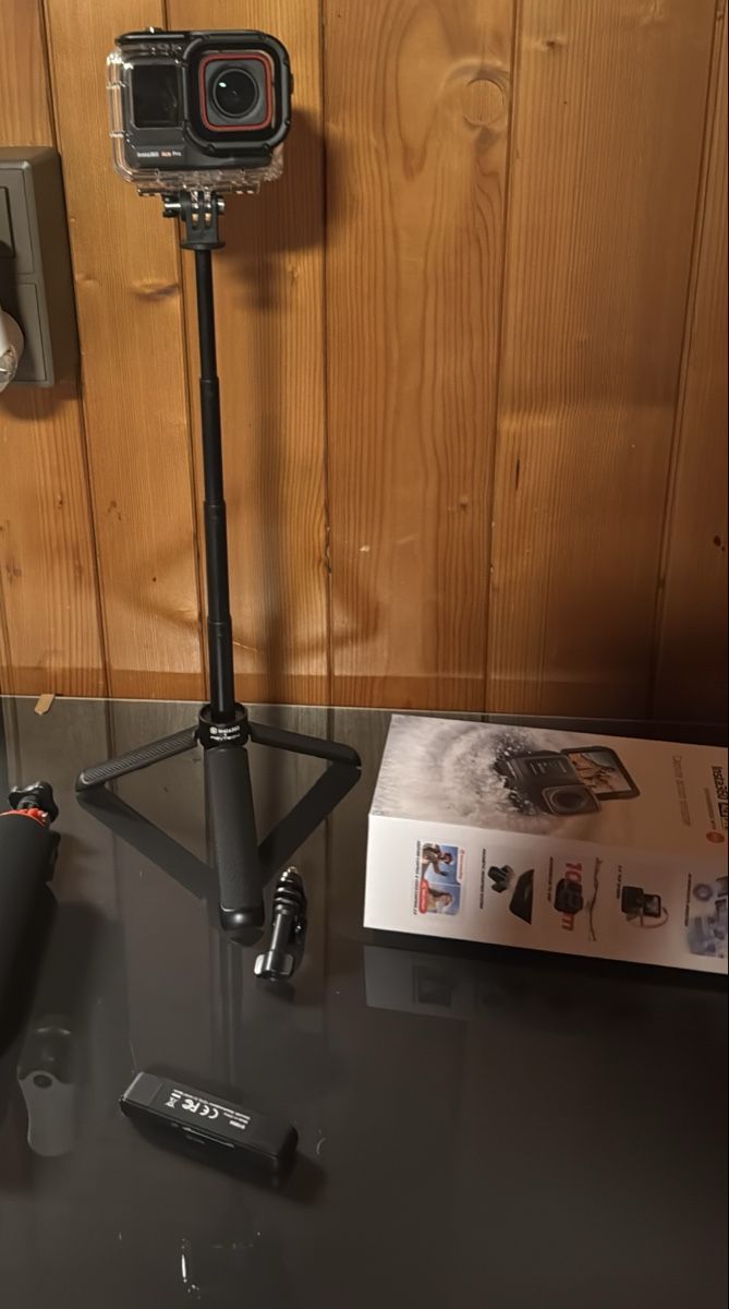 Insta360 Action Cam: Insta360 Ace Pro Actionkamera mit zubehör – Usato da Spiez venduto da Elektrik-und-co 2