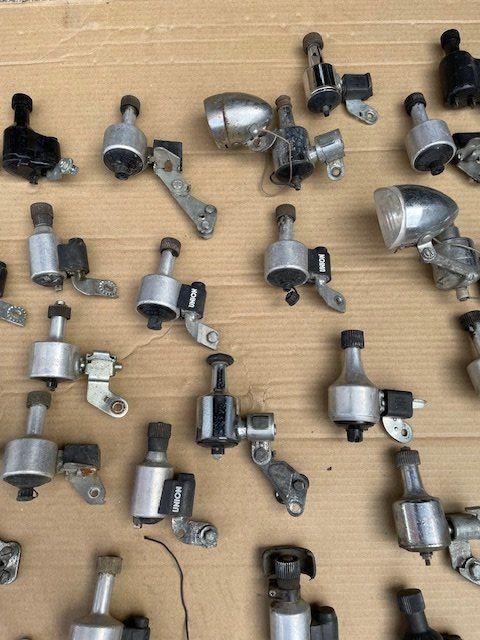 Pezzi di ricambio: 1 lot de dynamo vélo vintage – Usato da Ursy venduto da DK8 4
