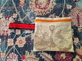 Coole, kleine Kosmetiktasche mit Weltkarte & rotem Band!