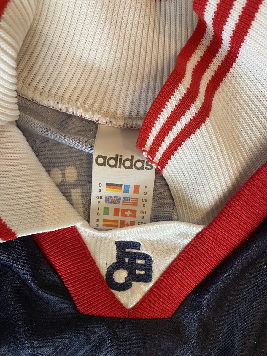 Bayern München Canottiere & Pantaloni: Trikot Elber Bayern München – Usato da Neuendorf venduto da rem_pdb5 2