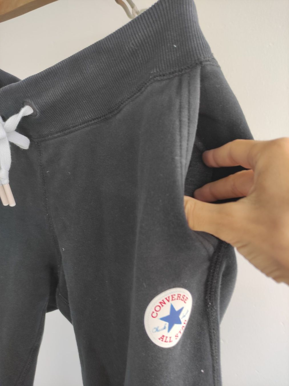 Converse Pantaloni: Hose Sweathose Trainer schwarz  Gr.XS von Converse – Usato da Schliern b. Köniz venduto da Pecannut 3