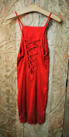 Sexy Kleid mit Rückenschnürung / Rot - S
