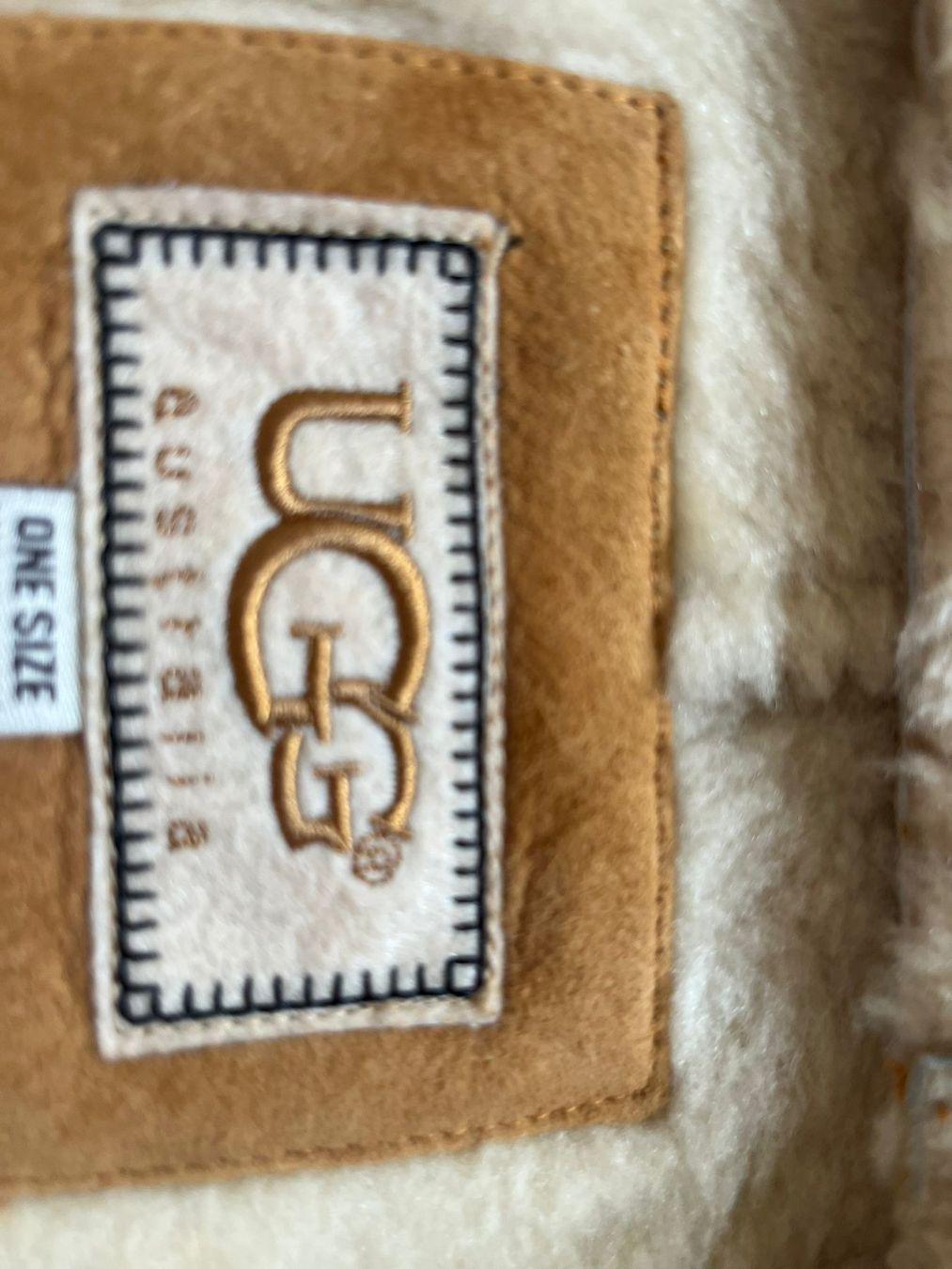 Completi: UGG Australia Winter Overall, Warm und Weich – Usato da Bottmingen venduto da lohner 3
