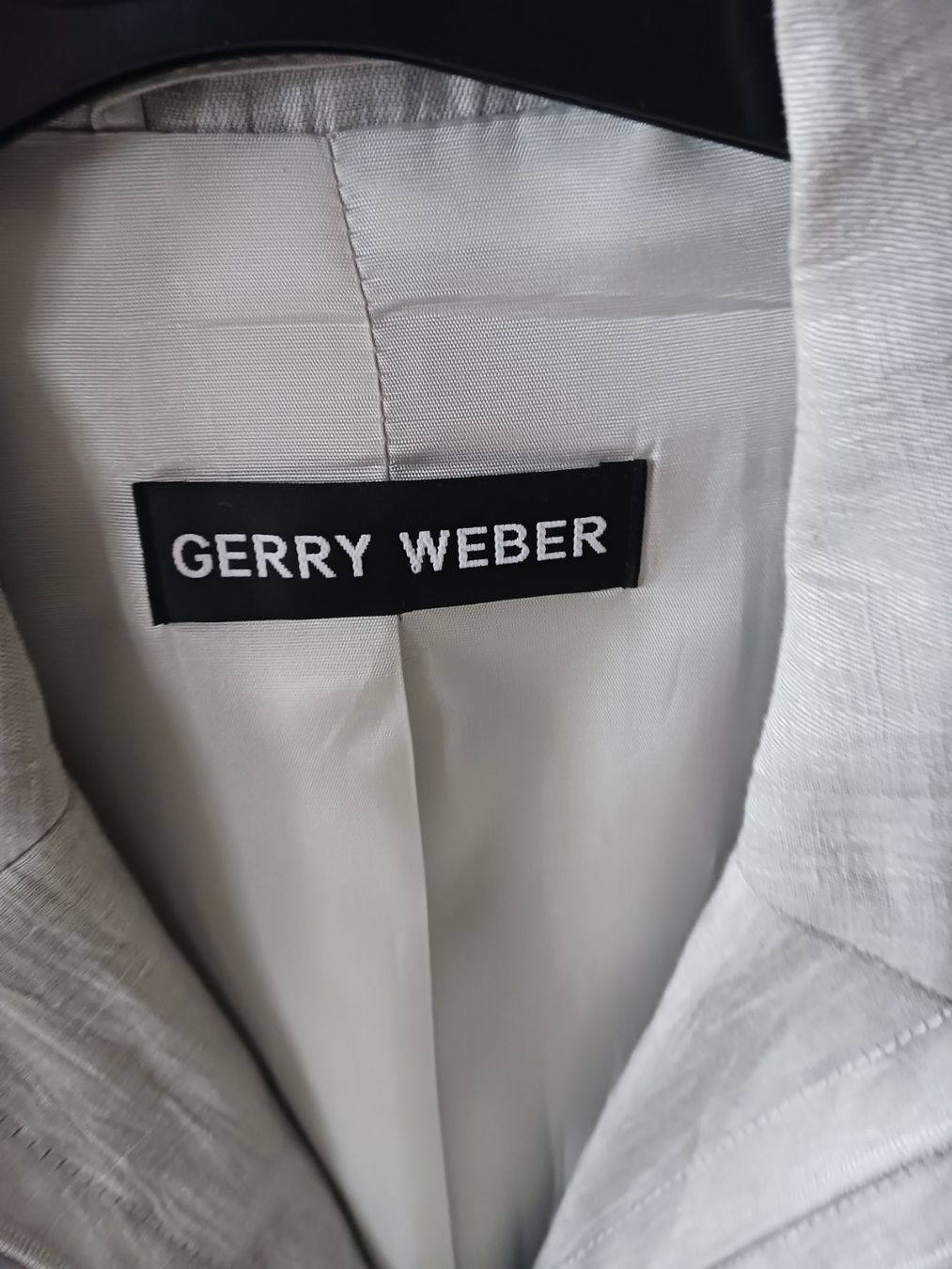 Gerry Weber Jacken: Blazer silbergrau von Gerry Weber M – Gebraucht aus Riedholz von bri_fr7s 1