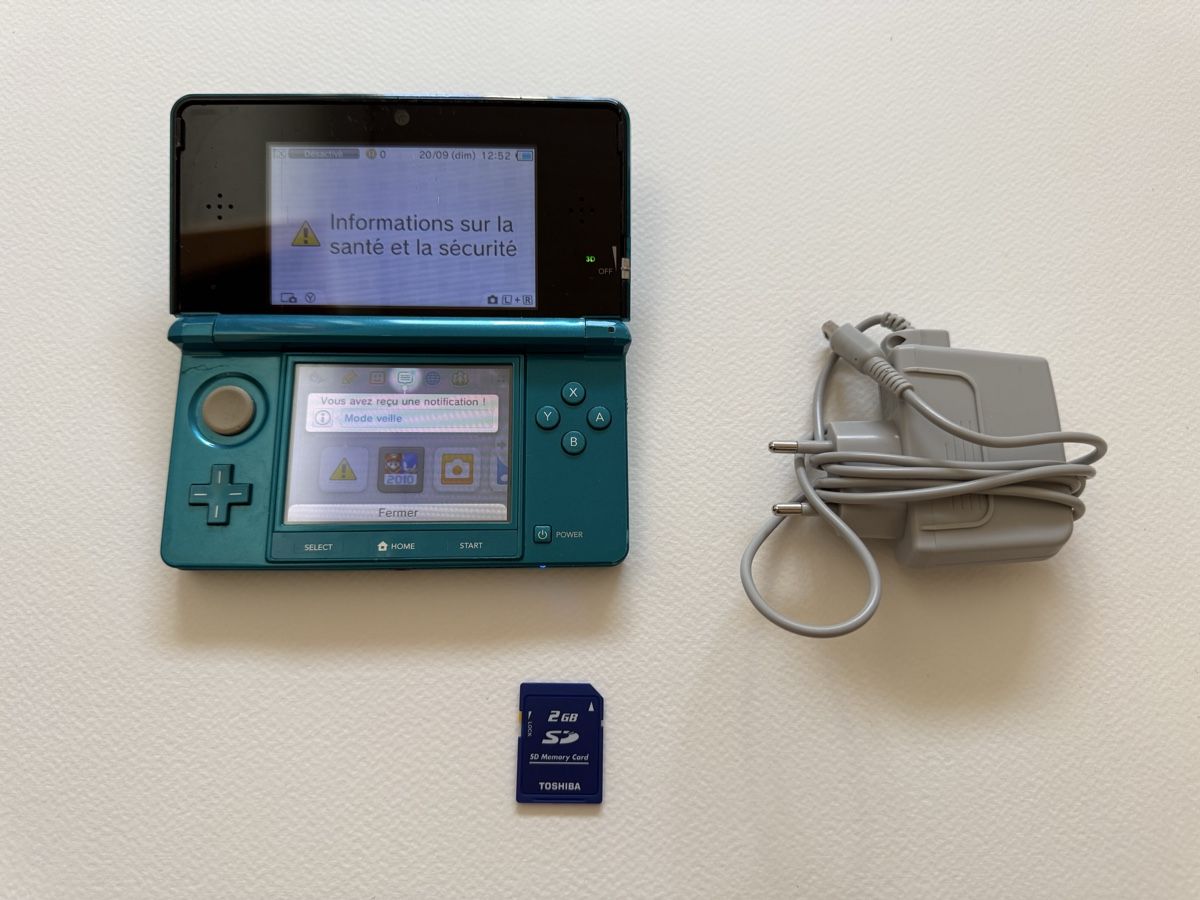 Nintendo Console: Console Nintendo 3DS bleu turquoise occasion – Usato da Neyruz FR venduto da Paw_ket-Steal