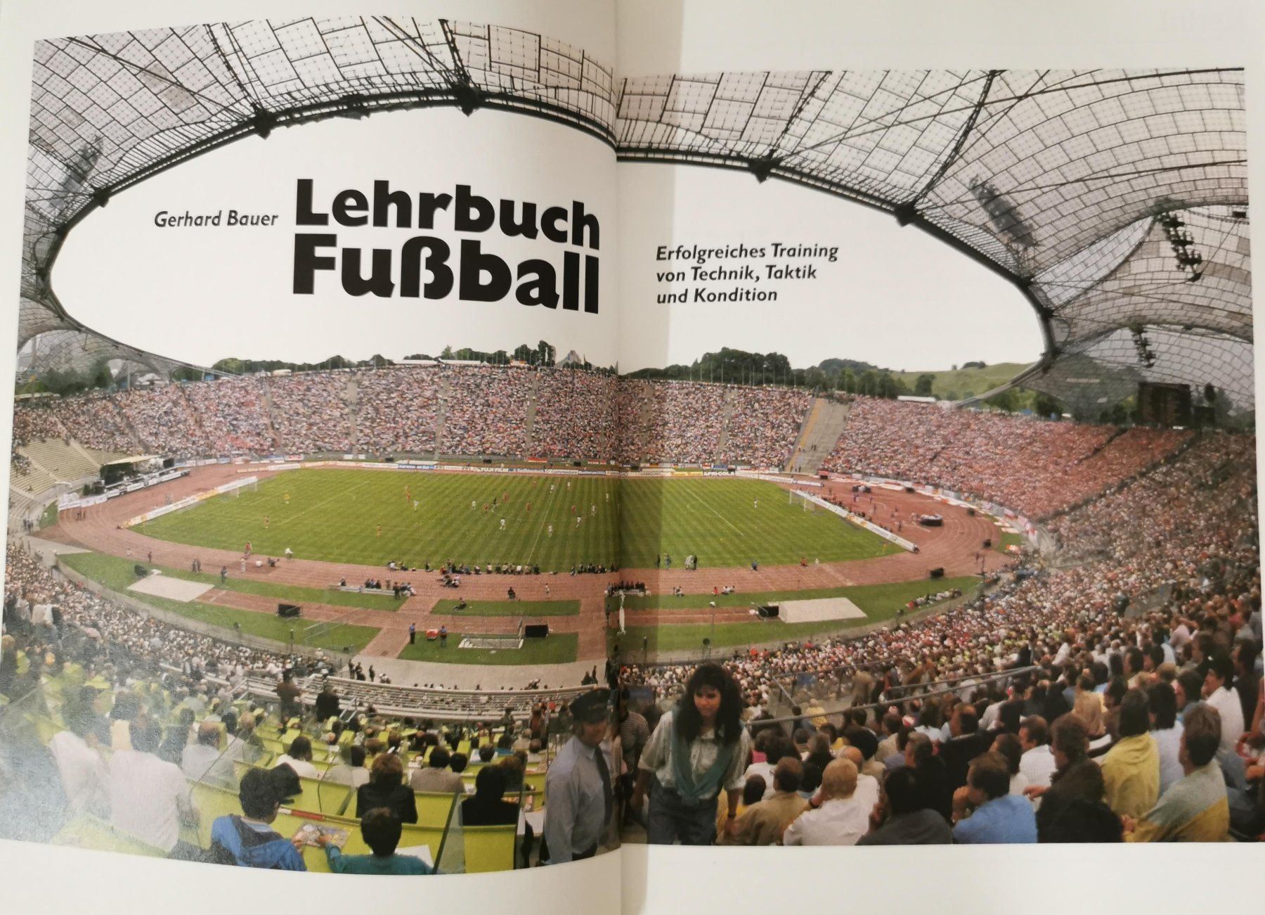 Libri: Retro Fussball Lehrbuch – Nuovo (secondo la descrizione) da Spiegel b. Bern venduto da JeromeG9 2