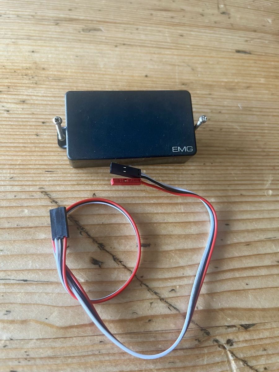 Strumenti musicali: EMG-81 (Old block logo) – Usato da La Neuveville venduto da lejocko
