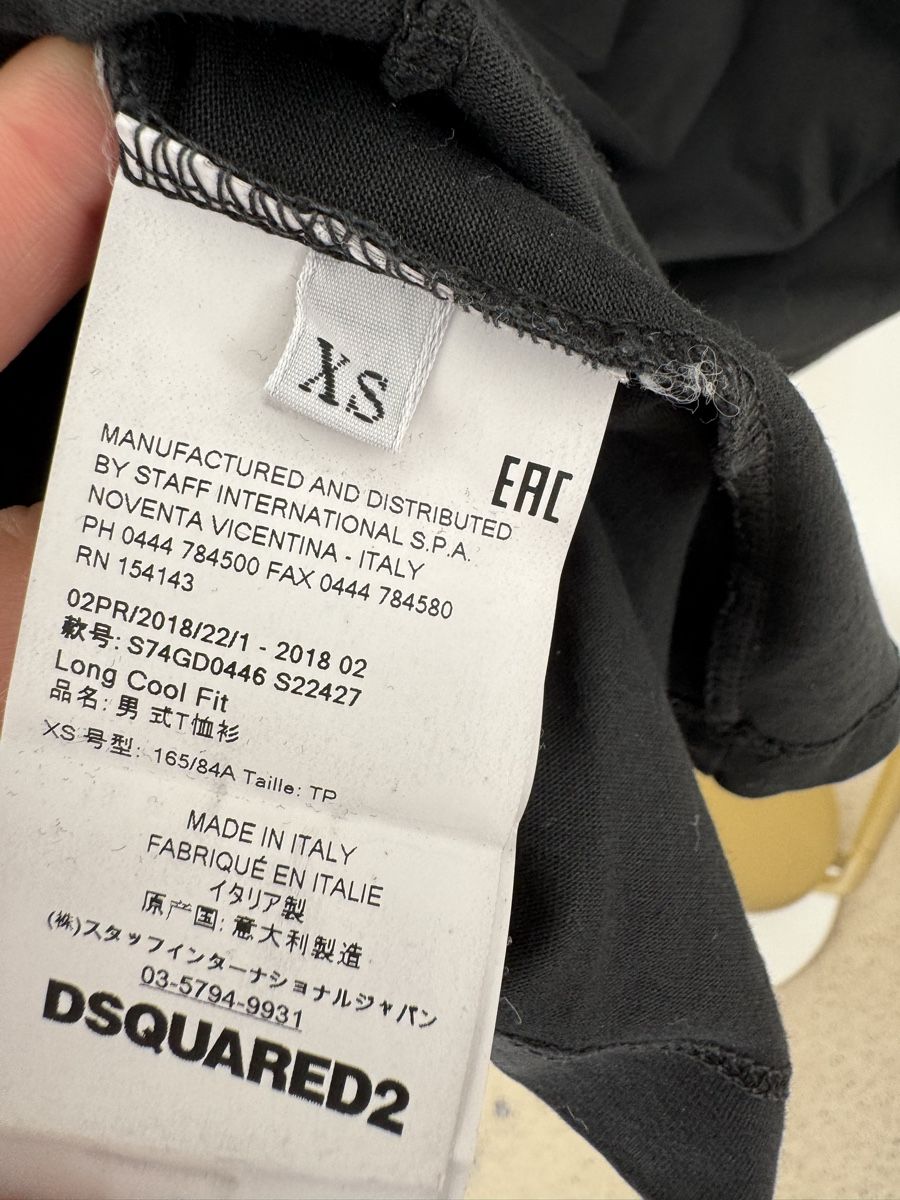 Dsquared2 T-shirt: Dsquared2 T-Shirt schwarz Cherry Dean  – Nuovo (secondo la descrizione) da Zürich venduto da di_archive 5