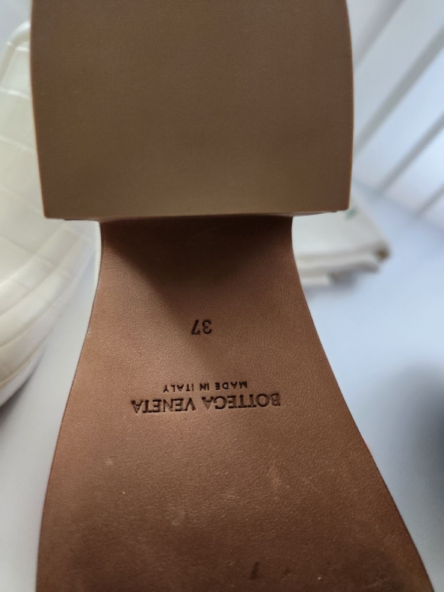 Bottega Veneta Chaussures femmes: Bottega Veneta White Leather Platform Mules Size 37 – Neuf (Voir description) à Basel par TIMELESS-FASHION 9
