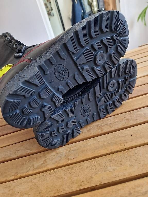 Herrenschuhe: Feuerwehrstiefel HAIX Fireflash Gr 39 – Gebraucht aus Liesberg Dorf von xHellsKeksx 1