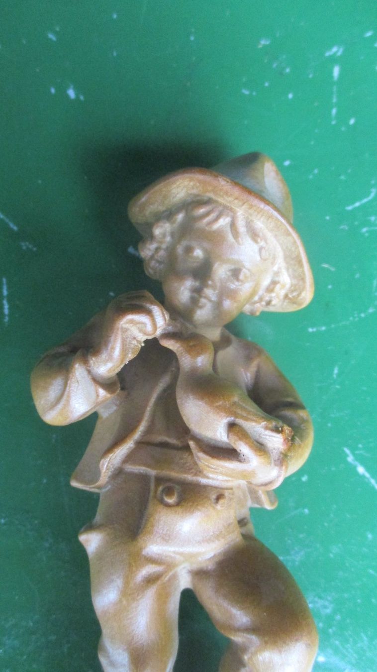 Statuette: Geschnitzter Bub mit Taube – Usato da Weier im Emmental venduto da waefler03 1