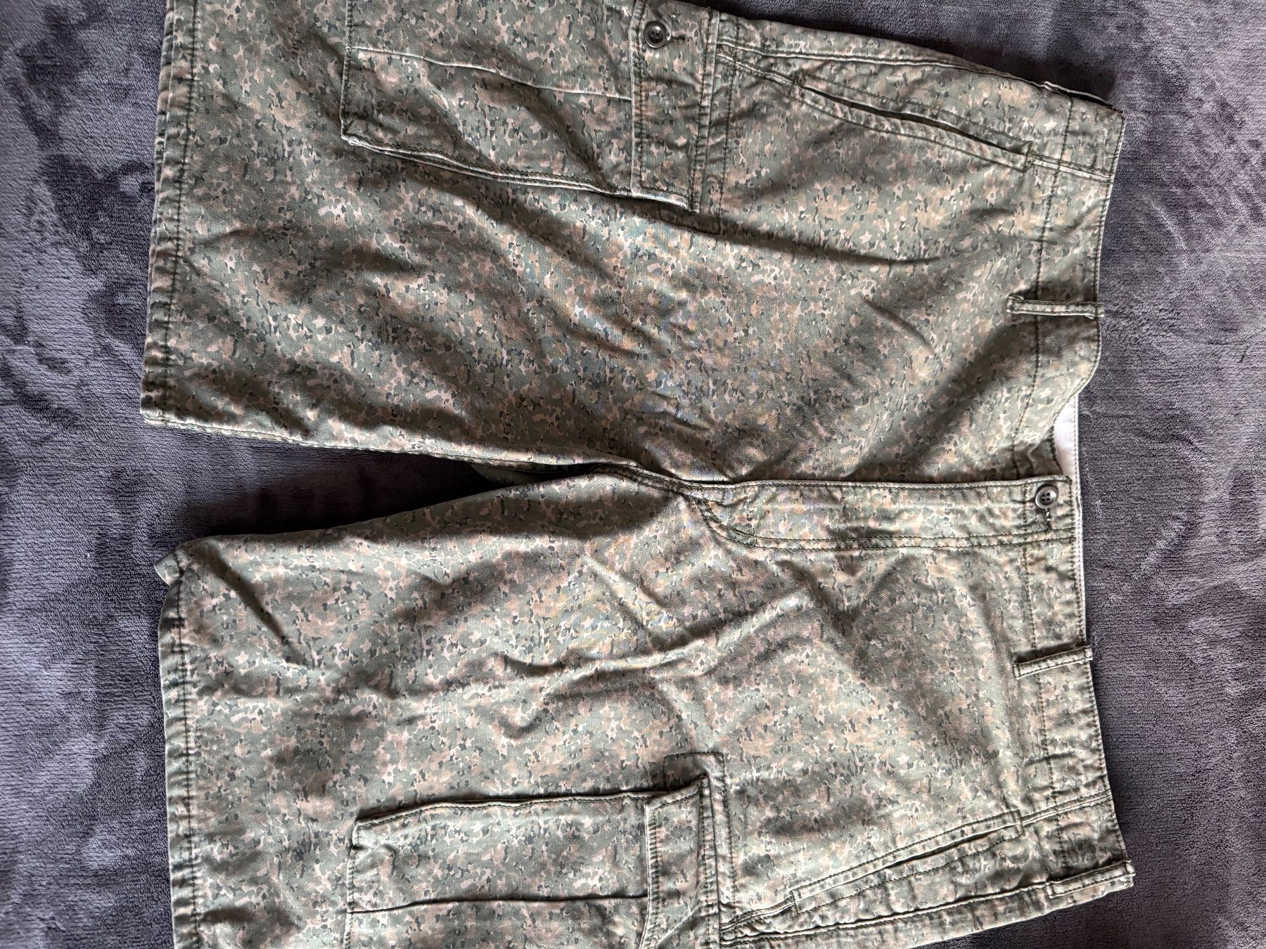 Levi's Jeans: short cargo Lewis taille 42, état correct – Usato da Lausanne venduto da mrfreeze01
