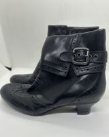 [NEU]: Schwarze Lederstiefelette im Brogue-Stil - Gr. 37