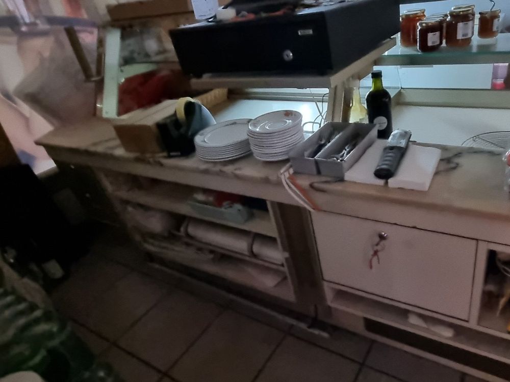 Equipement de magasin & Foires: Vitrine réfrigérée d’occasion avec plan de travail en marbre – D'occasion à Bavois par her_9899 1