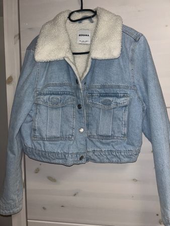 Veste en jean Bershka, doublée mouton, taille S. 46 char.