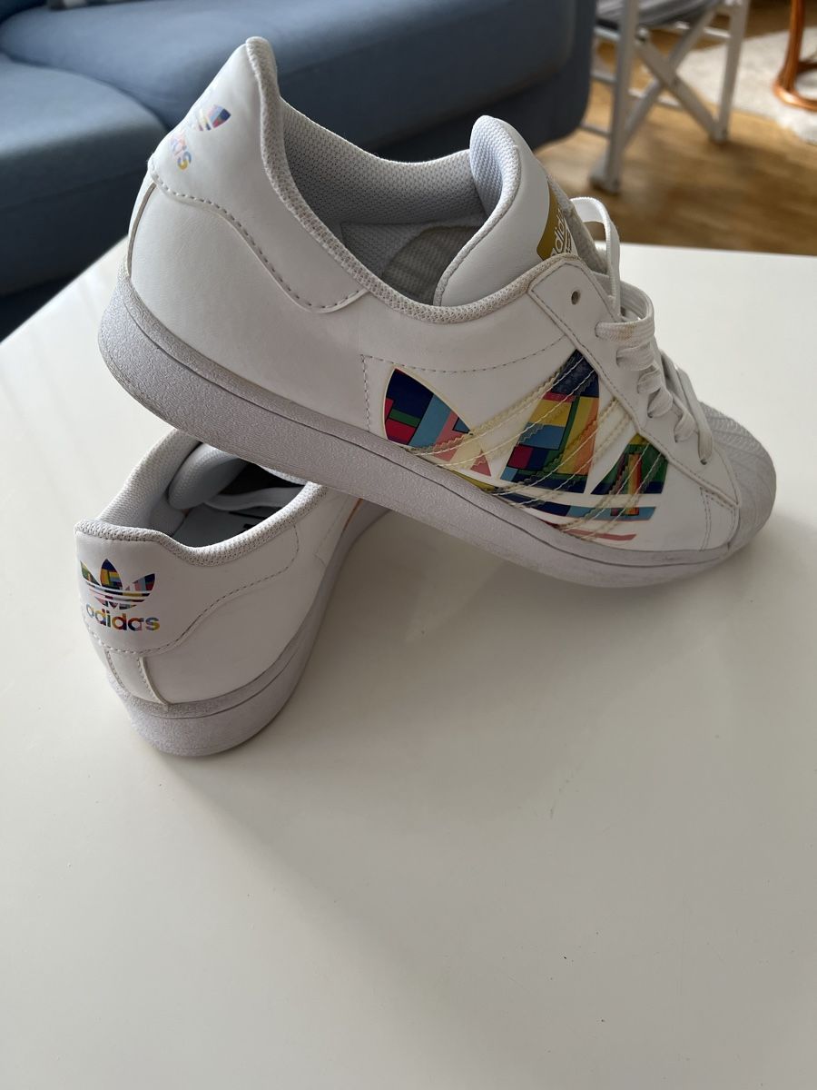 Adidas Herrenschuhe: Chaussures Adidas – Gebraucht aus Genève von AS27